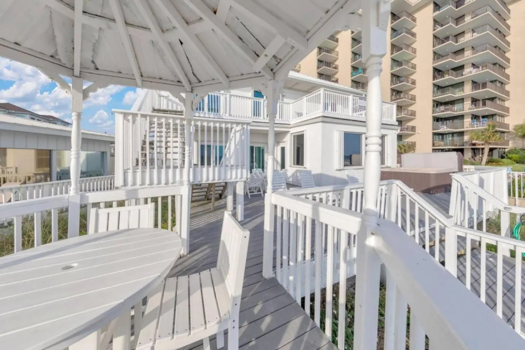 4125 Nancee Dr, Panama City Beach, FL 32408