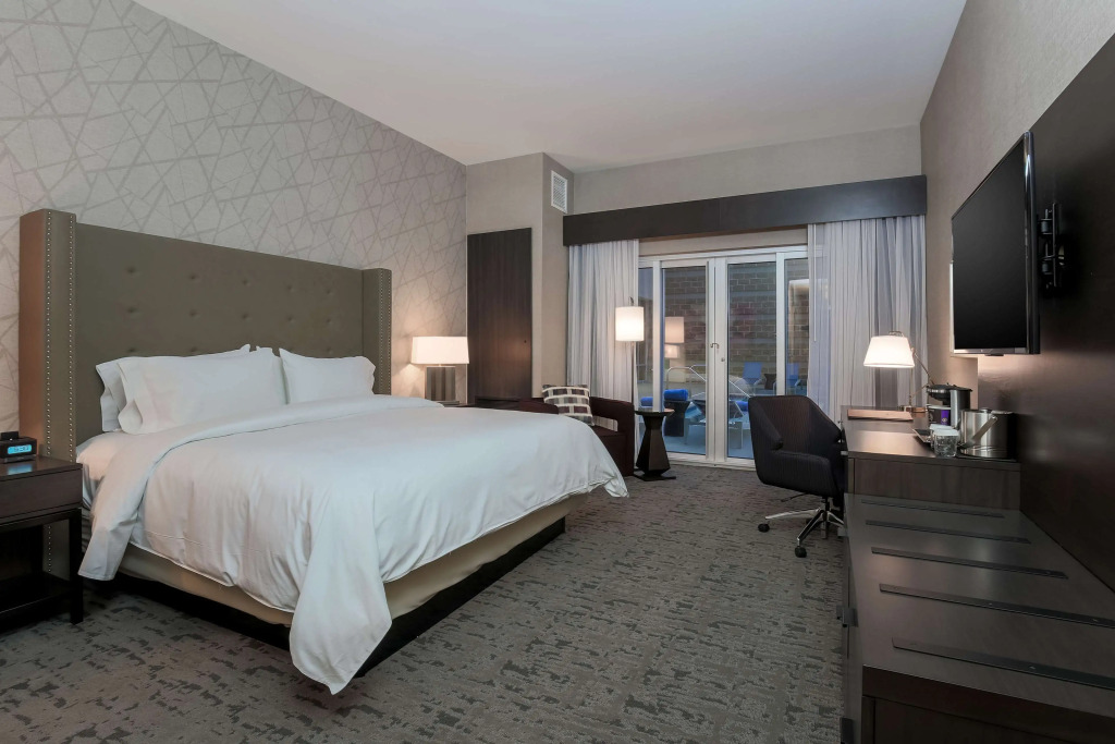 DoubleTree by Hilton Evansville