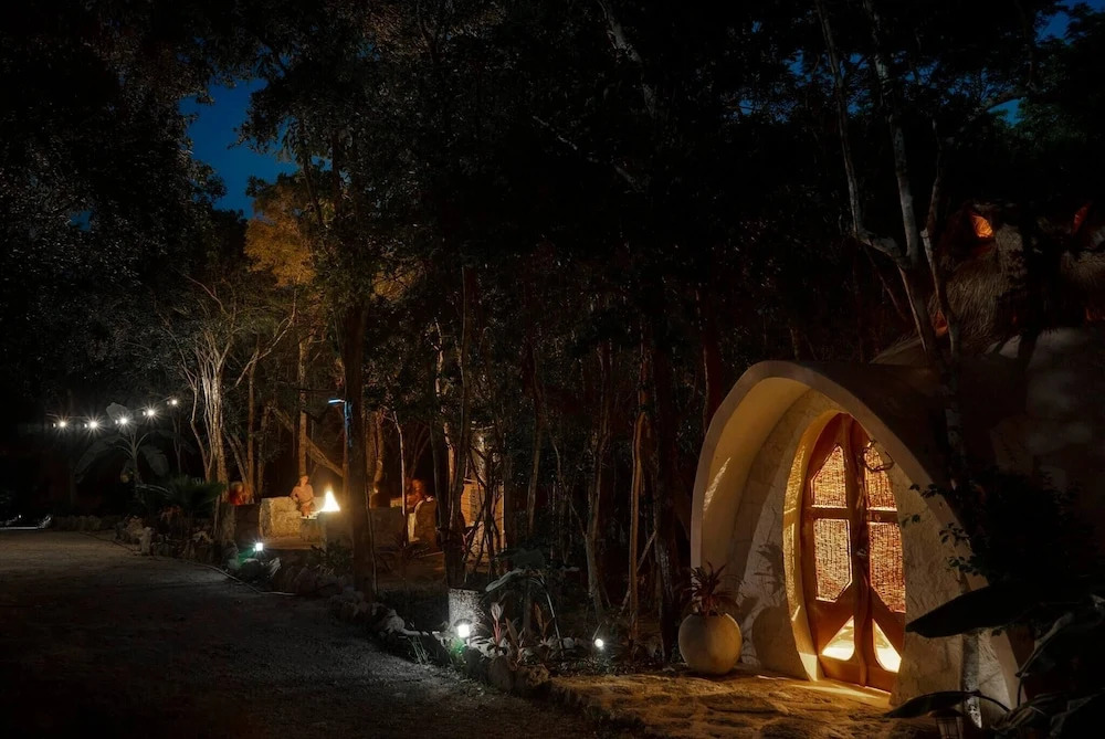Room-unique Jungle Dome Ik