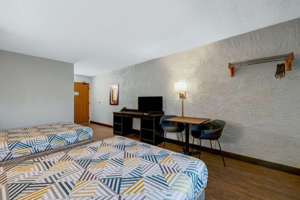 Motel 6-Elk Grove Village, IL - OHare