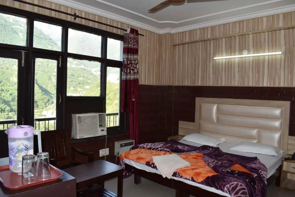 Oyo 35499 Hotel Green View