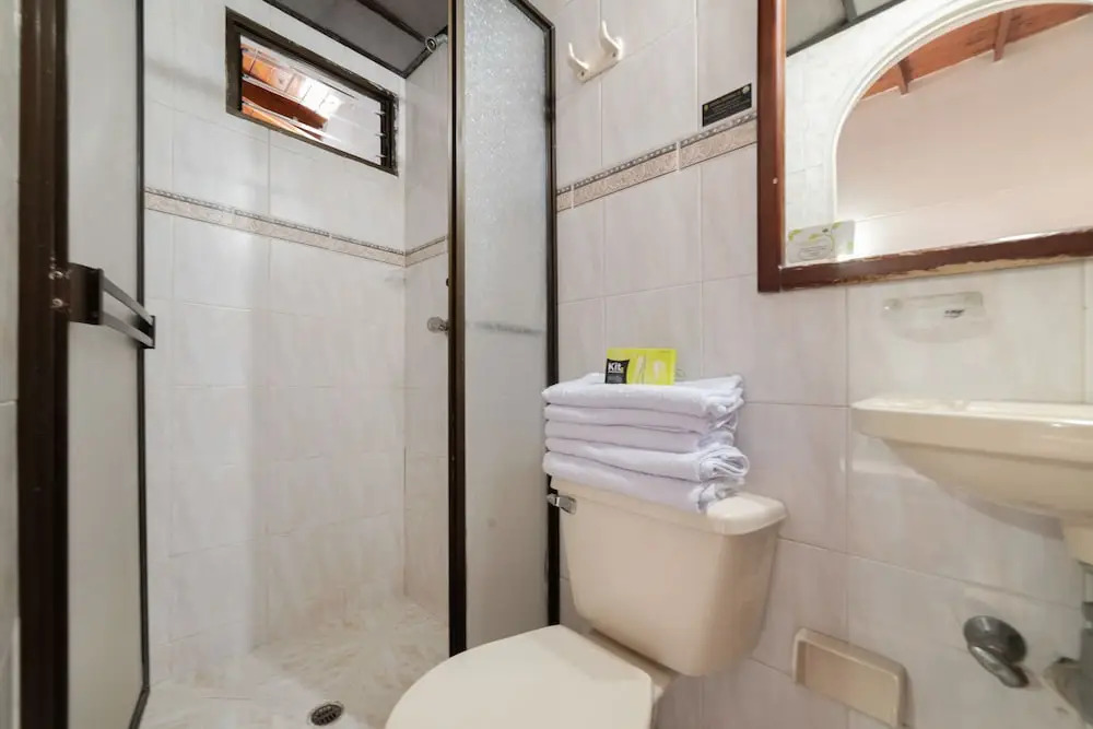 Hotel Imperio 70 by Ayenda Rooms