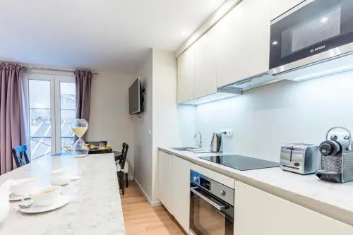 Families And Friends - Center - 110 Sqm