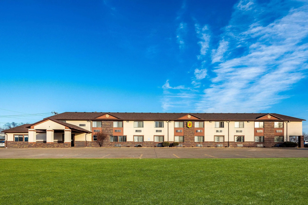 Super 8 by Wyndham Oelwein