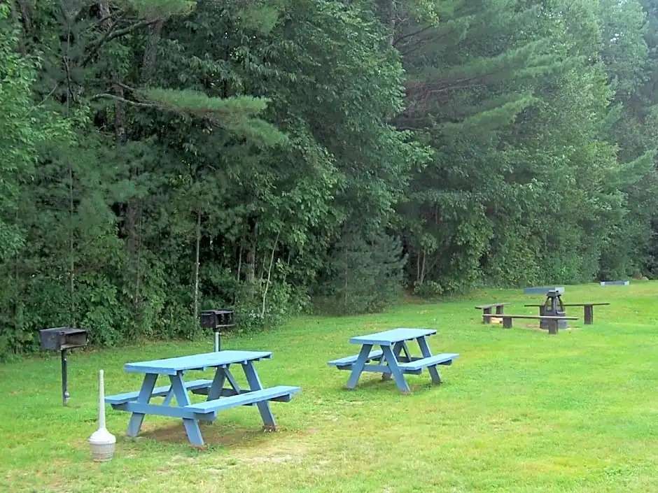 North Colony Motel and Cottages