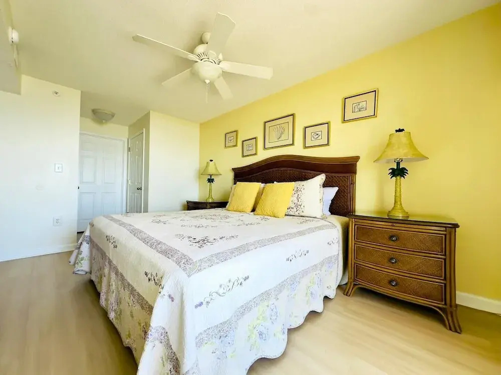 Ashworth 303 3 Bedroom Condo by RedAwning, North Myrtle Beach