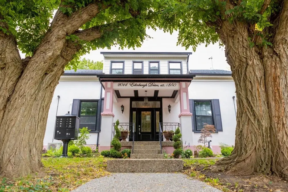 Modern Apt Neardowntown Ideal for Long Stays - U2