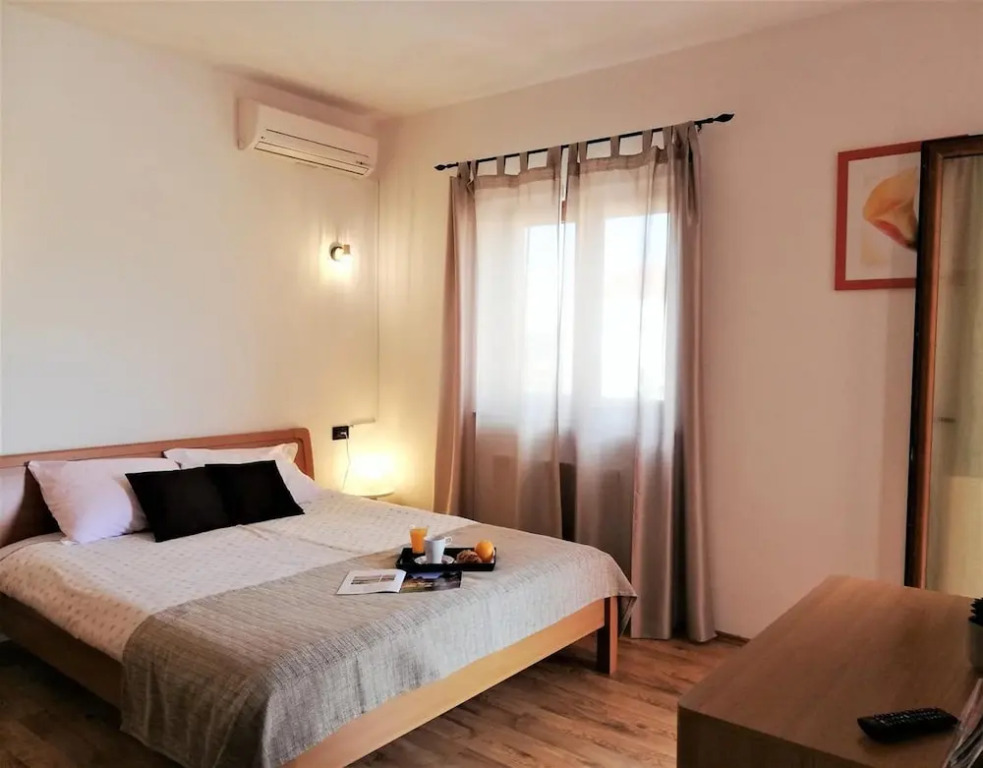 House With 4 Bedrooms in Bale, With Wonderful City View, Enclosed Garden and Wifi Near the Beach