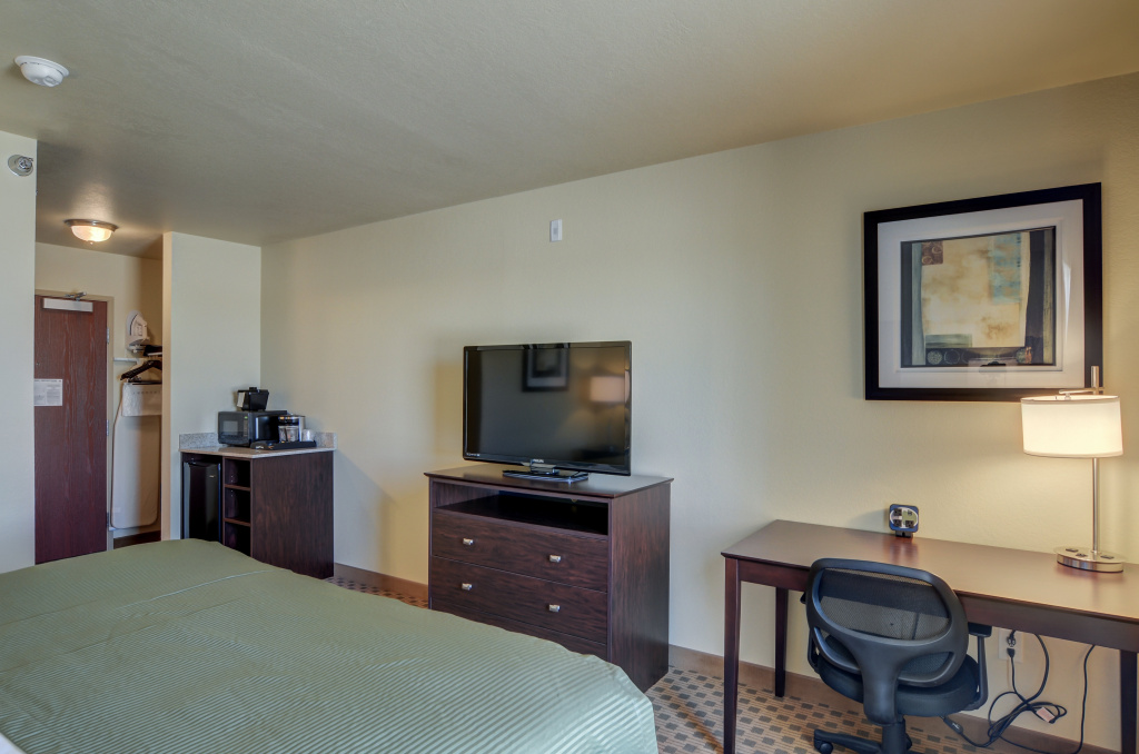 Cobblestone Inn & Suites-Kersey
