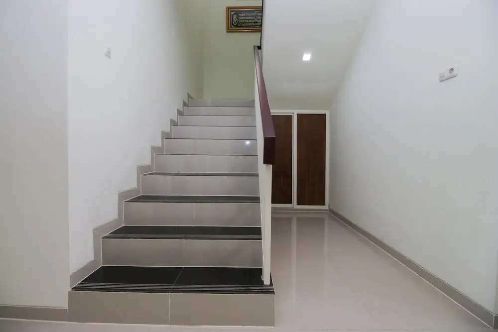 Airy Syariah Dukuh Pakis Dua 19b Surabaya