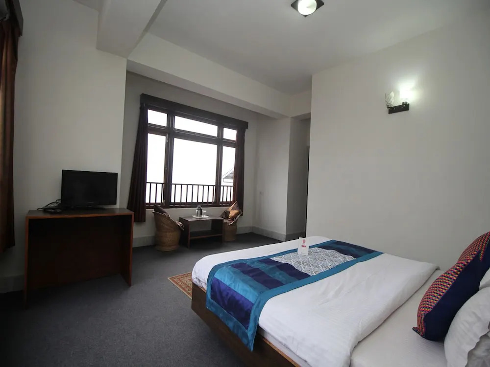 OYO 7620 Hotel Yukim Residency