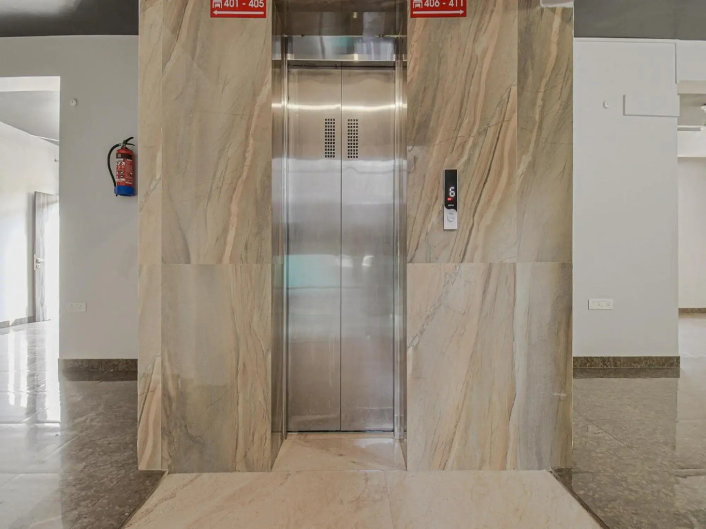 OYO 40963 Townhouse 404 Vidya Vihar
