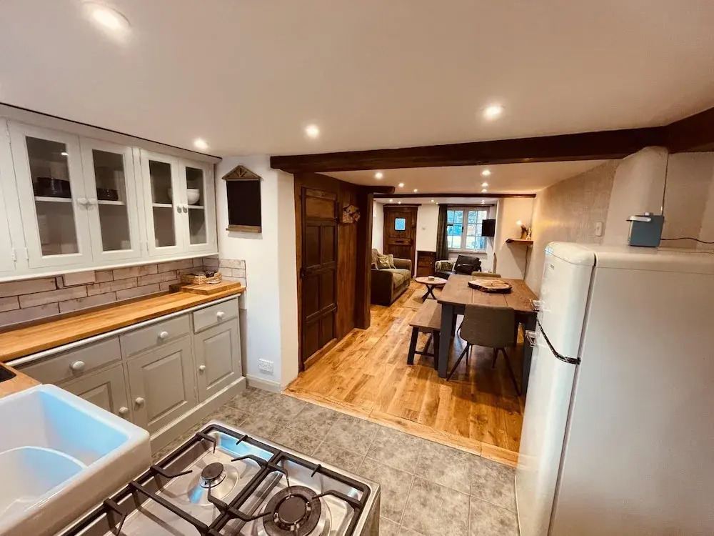 Charming Cottage Sleeps 4 With Sauna