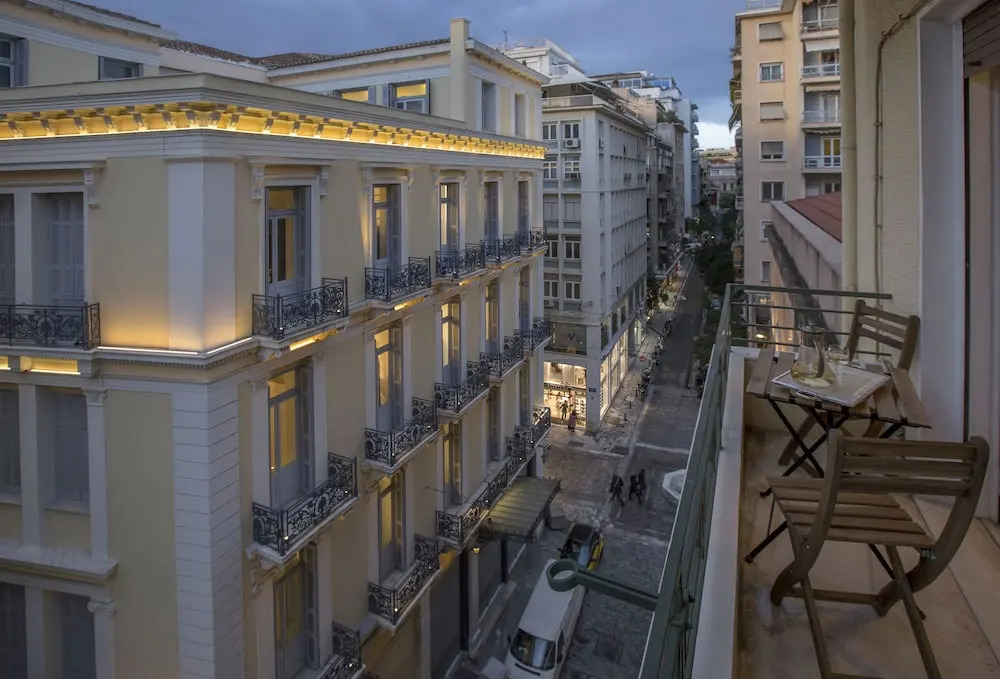 Downtown, classic apartment in Syntagma by GHH