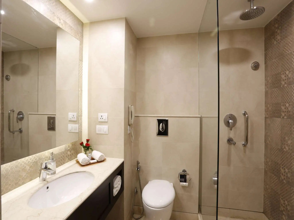 La Place Sarovar Portico