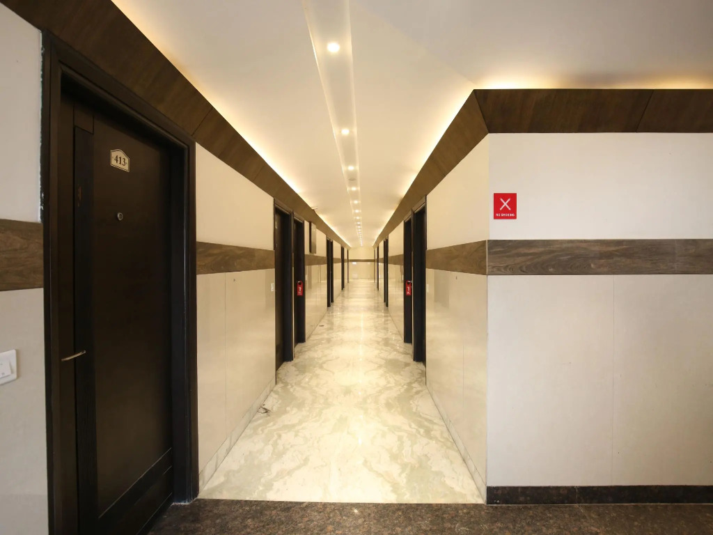 OYO 9816 Hotel Neelkanth