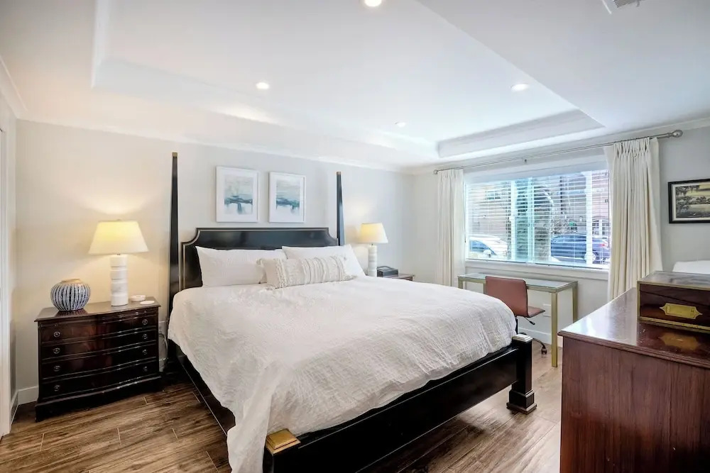 3080 Lincoln - Unit 24