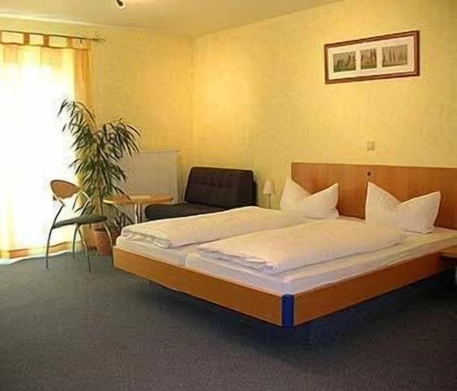 Hotel & Gästehaus Im Ziegelweg KLIMATISIERT Eintrittskarten für den Europa-Park erhalten Sie garantiert über uns