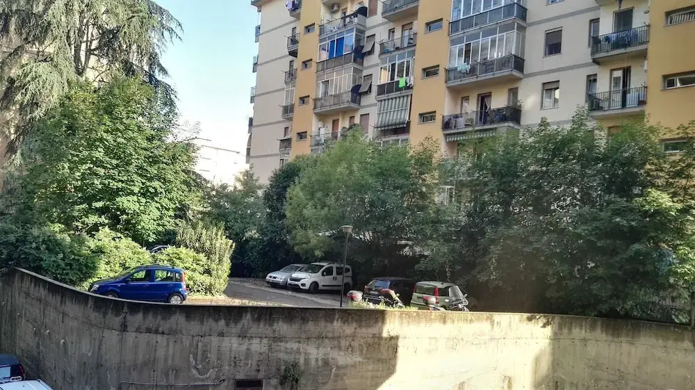 The Red Suite in Florence with Free Parking