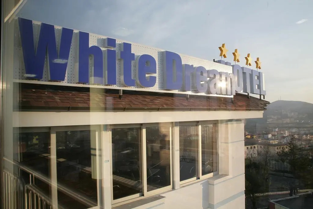 White Dream Hotel