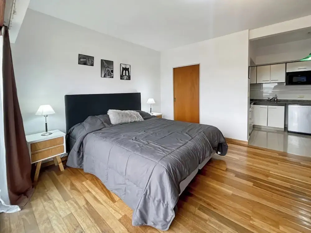 Cozy Studio on a High Floor with Panoramic Views in Villa Urquiza