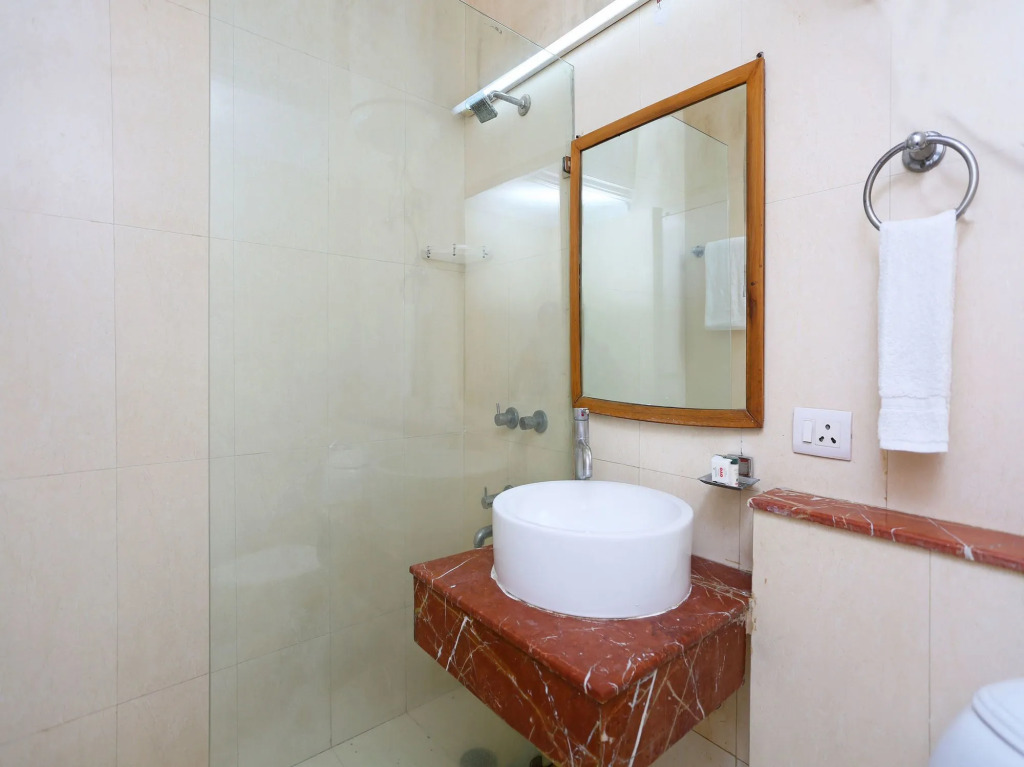 OYO 11340 Hotel Lakshmi Palace