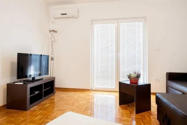 Sunny Flat With A Beautiful View