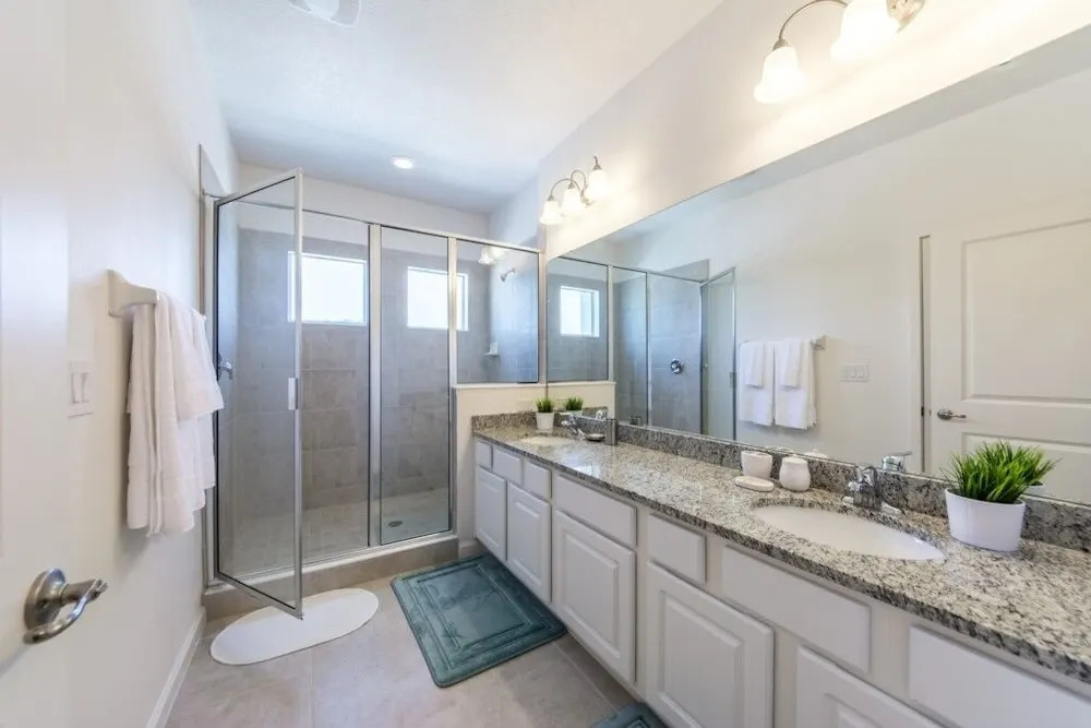 Private Beautiful Furnished ! 5 Bedroom Home