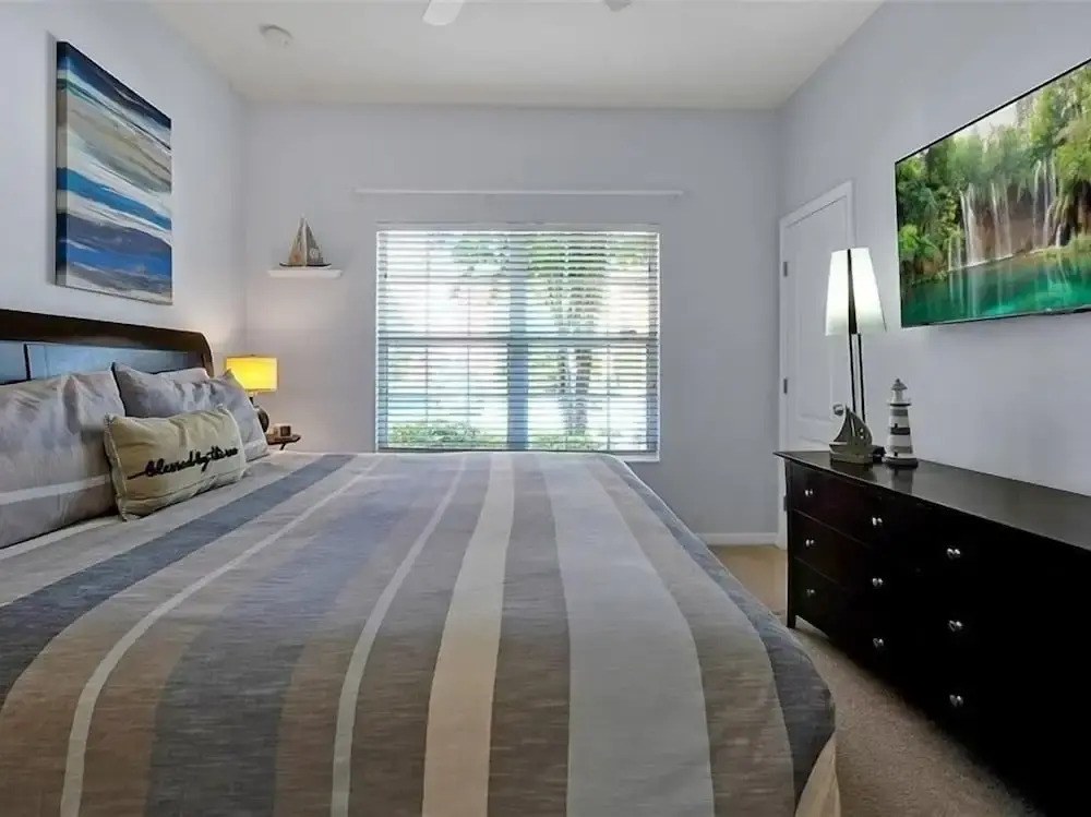 Adorable Townhome Remodeled With Comfort And Relaxation In Mind! Splash Pool! 4 Bedroom Townhouse