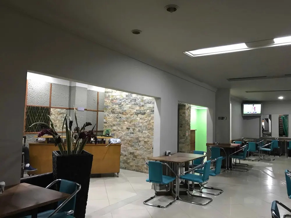 HOTEL OASIS