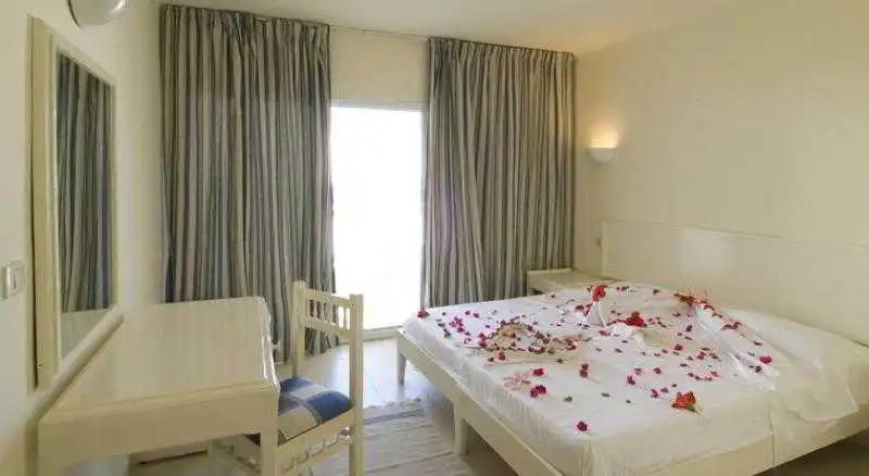 Samira Club Family and couples only