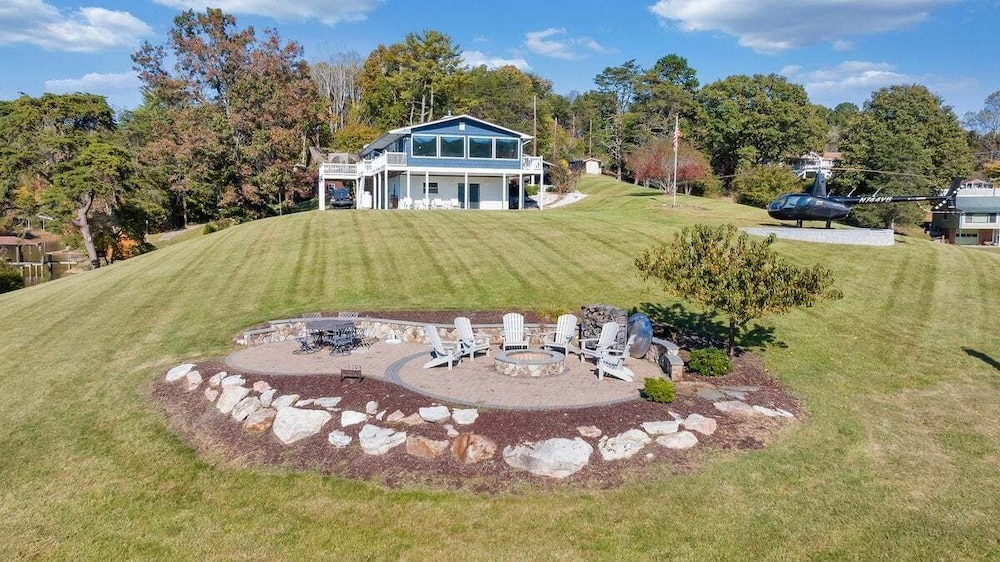 Paradise Point - Lakefront Home With Private Dock!