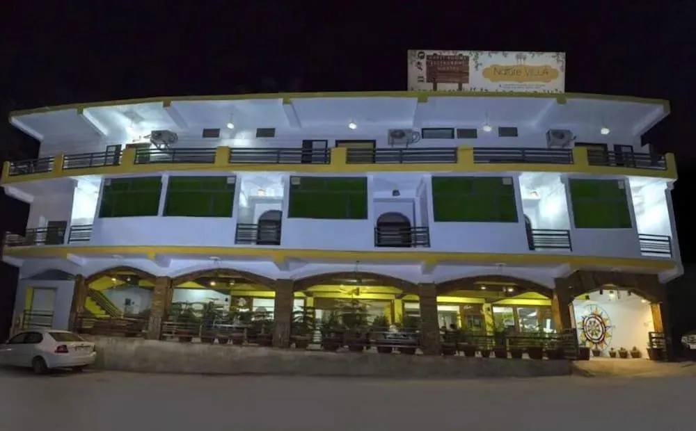 LN Hotel and Restaurant - Hostel