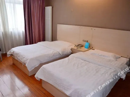 Xinyuelai Hotel (Shiyan Liulin Road Wuyan Pedestrian Street)