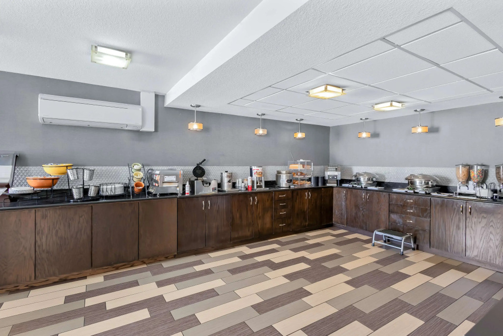 Best Western Luxbury Inn Fort Wayne