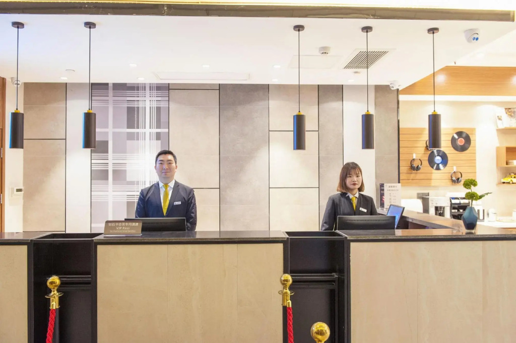 Homeinn Plus Hotel (Wuhan Zhongnan Subway Station WushangMengshidai)