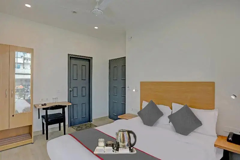 OYO Townhouse 409 Brostay Meera Bagh