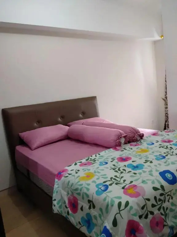 The Springlake Apartemen Summarecon 2 Bedroom by Efria Room's