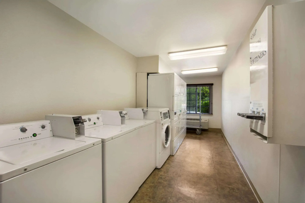 WoodSpring Suites Louisville Southeast