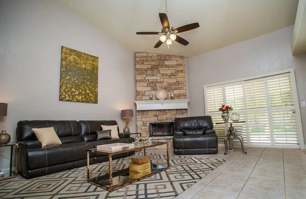 Luxury 6BR 10min to LV Strip Sleeps 20