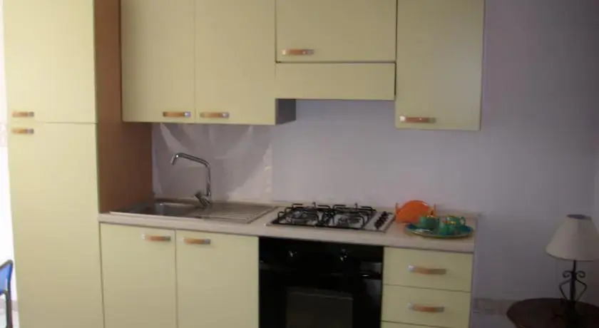 1402 Rooms