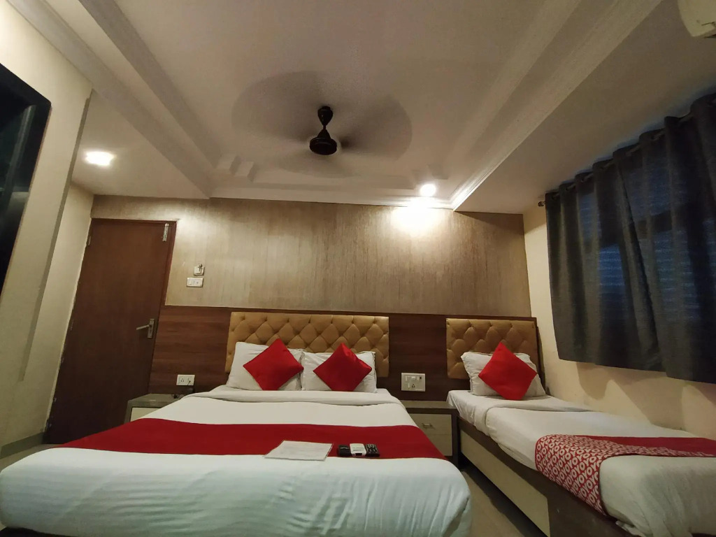 OYO 7154 Hotel Highland Residency