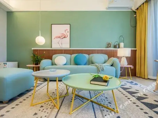 Xinyang Celebrity Art Hotel