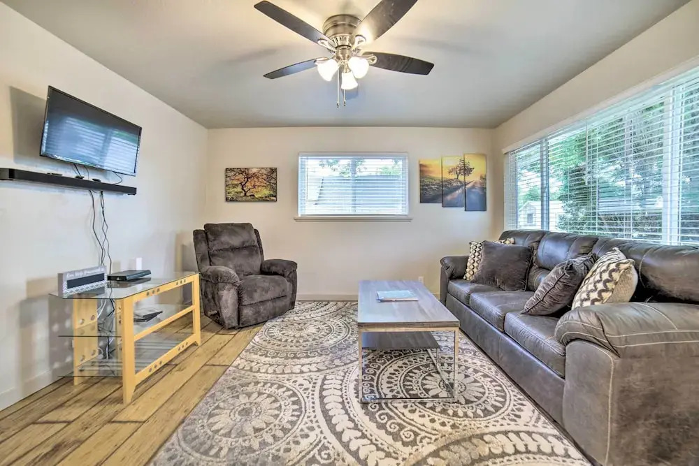 Cozy Townhome: Near Dtwn, Hospital & College!