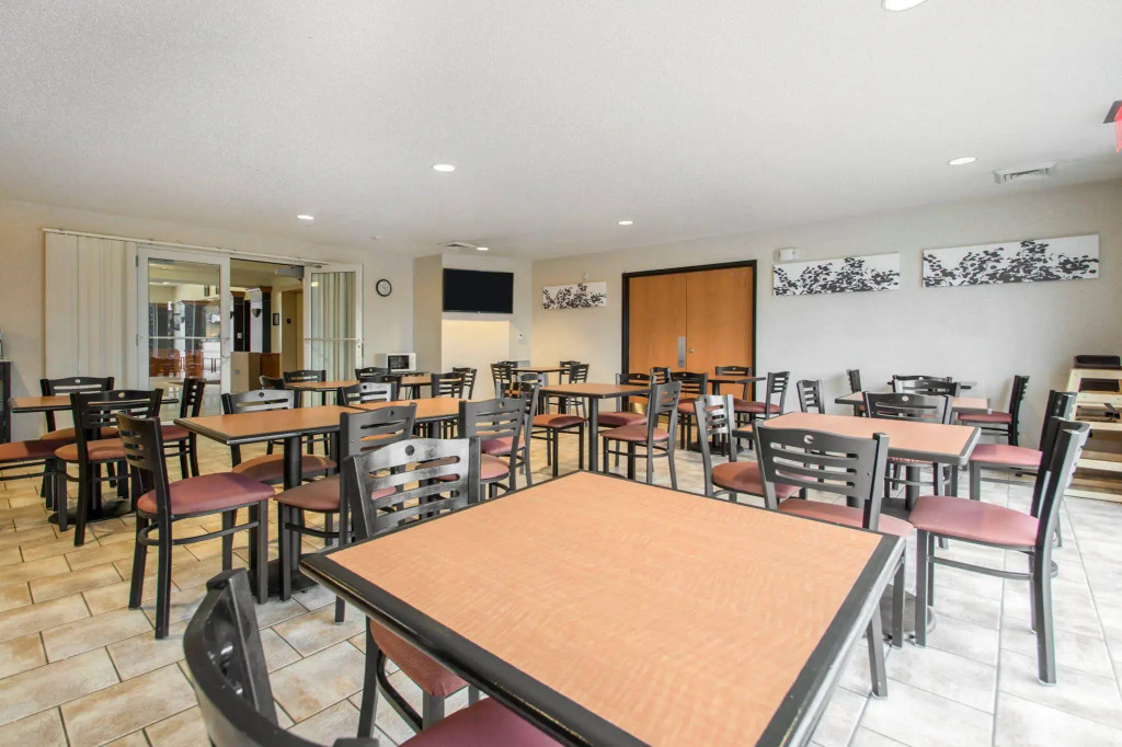 Comfort Inn & Suites Sheboygan I-43