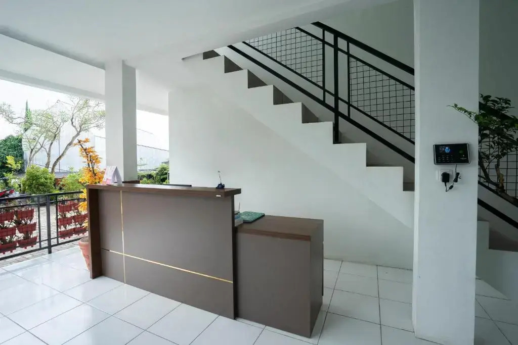 Urbanview Hotel Kazanan Lembang Bandung by RedDoorz