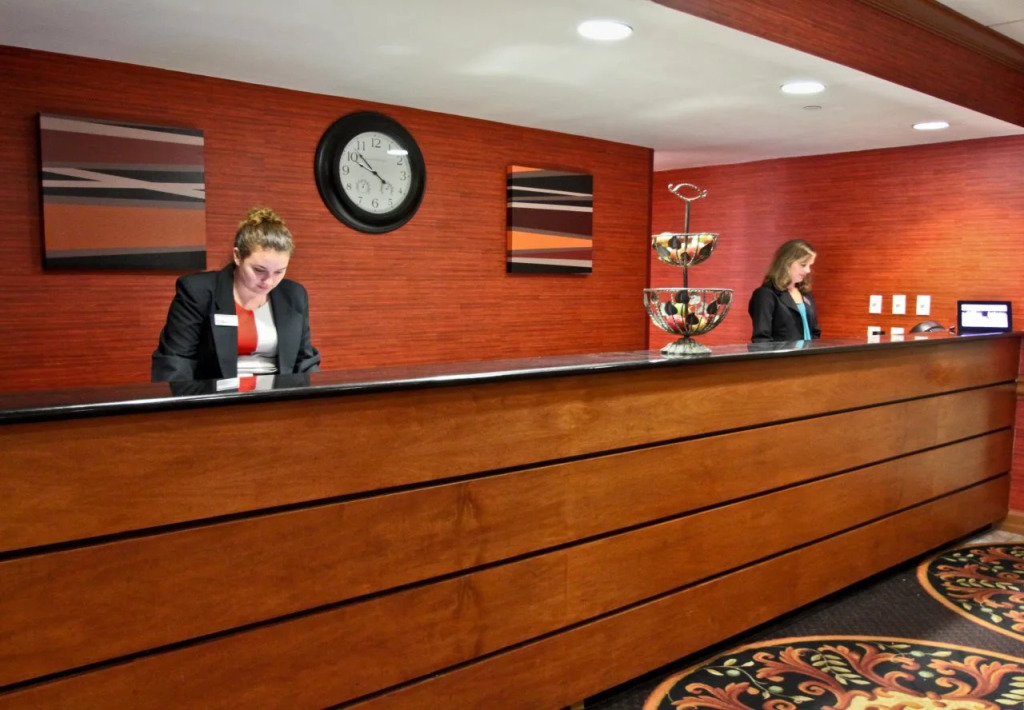 Radisson Rochester Airport