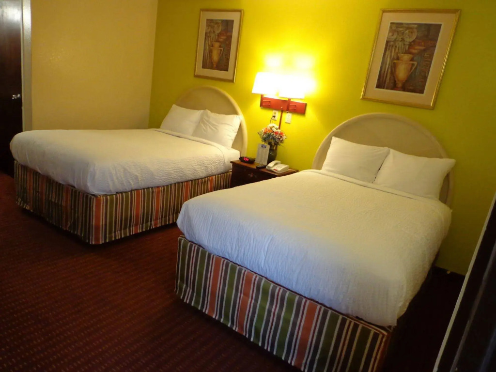 Economy Inn Express Warren