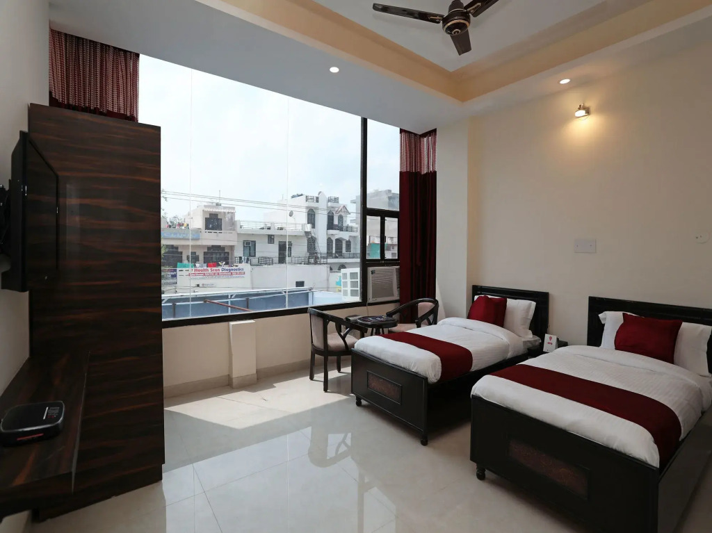 Hotel O Royal Inn