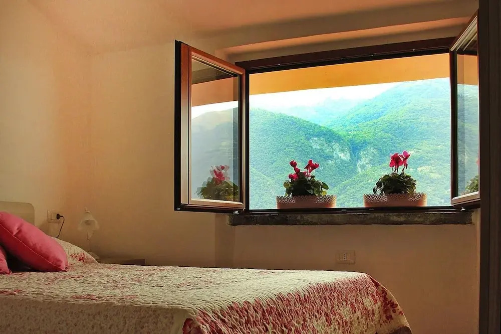Apartment in Lezzeno by Lake Como's Serenity